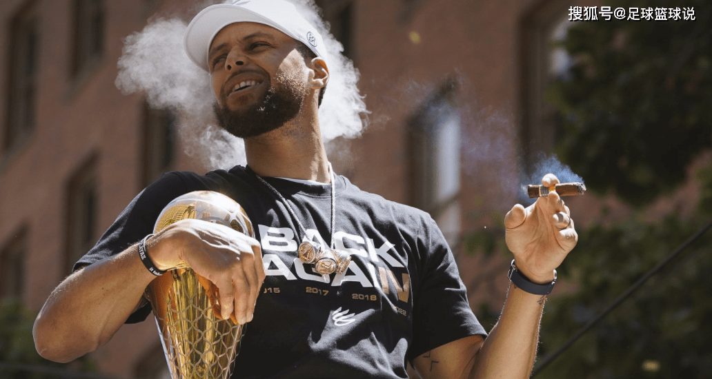 关于佛罗伦萨训练开放日，冲刺阶段远射贴柱引观众欢呼，CBA季后赛在即，球队文化被再次提及的信息