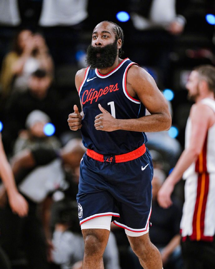 哈登连续十五场比赛得分超过势不可挡,篮网挑战极限!的简单介绍 哈登连续十五场比赛得分超过势不可挡,篮网挑战极限!的简单介绍