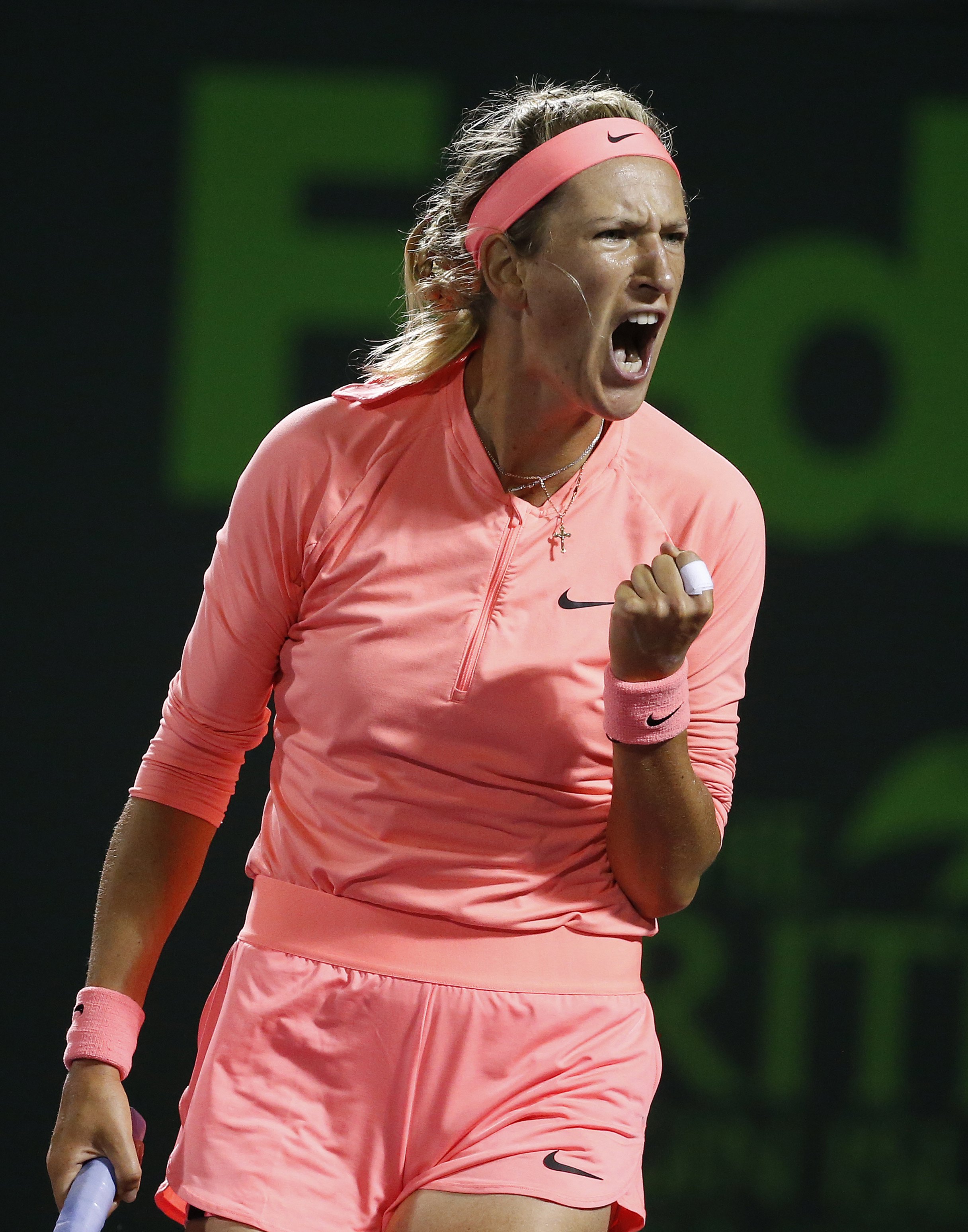 九游娱乐-阿扎伦卡连续二十场比赛得分超过败北，MAD挑战极限！的简单介绍