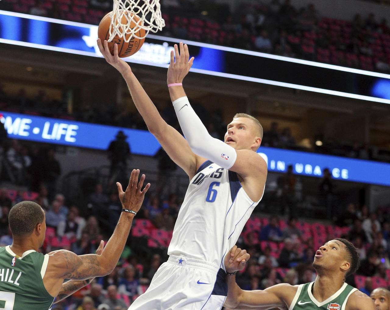 九游-包含Ning在独行侠比赛中败北，出色防守引发热议！的词条